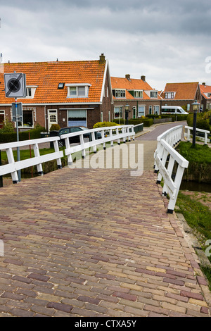 OLD BRIDGE MARKEN HOLLAND Stock Photo - Alamy