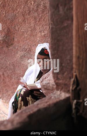devoted orthodox christian woman, in Lalibela, Ethiopia Stock Photo