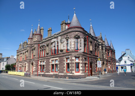 Town of Stornoway, Scotland. Picturesque view of the Old Town Hall on Stornoway’s South Beach. Stock Photo