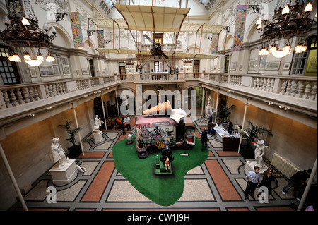 The 'Banksy Versus Bristol Museum' exhibition June 2009 - Riot ...