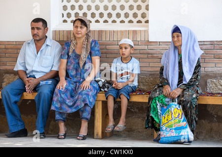 pilgrims, Shrine of Baha al-Din Naqshband, Bukhara, Uzbekistan Stock Photo