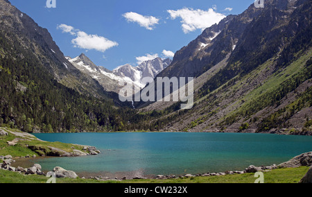The beautiful Lac de Gaube in the French Pyrénées Stock Photo