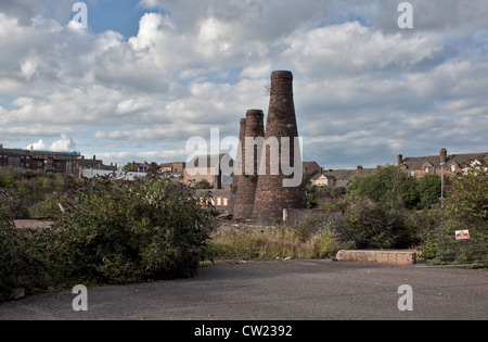 Pottery kiln in Stoke-on-Trent, Staffordshire, 1945-1980. Artist Stock ...