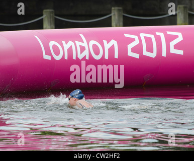 Kerri- Anne Payne Team GB, buoy, Women's 10km open water marathon swim London 2012 Olympics Hyde Park Serpentine lake, London Uk Stock Photo