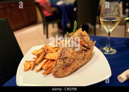 PUERTO RICO Embassy Suites Hotel Dorado Beach - restaurant table setting Stock Photo