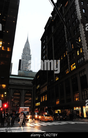 Dawn portrait, to Grand Central Station & Chrysler Building, people, lights, cars, East 43rd Street at Madison Avenue, New York Stock Photo