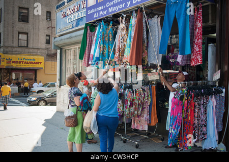 Street life and shopping in the primarily Dominican New York neighborhood of Washington Heights Stock Photo