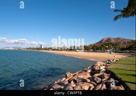 Detail of the sandy beaches of The Strand, Townsville's coastal park on the shores of the Coral Sea in tropical North Queensland Stock Photo