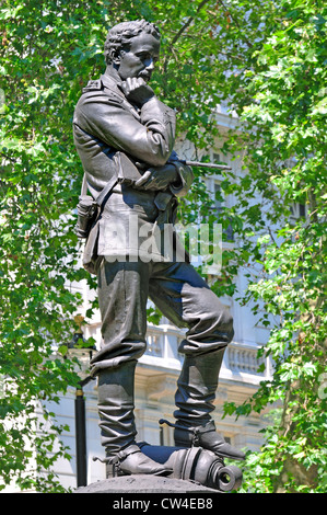 London, England, UK. Statue of Major General Charles G. Gordon - 'Gordon of Khartoum' - in Victoria Embankment Gardens Stock Photo