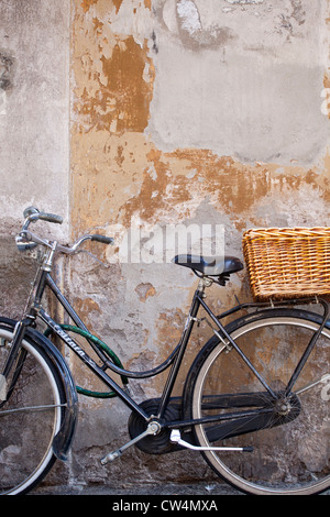 old bicycle, Palermo, Italy