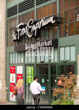 Food Emporium market at the Queensboro bridge Stock Photo