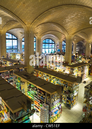 Food Emporium market at the Queensboro bridge Stock Photo