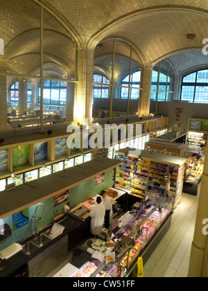 Food Emporium market at the Queensboro bridge Stock Photo