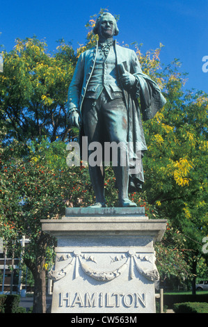 Statue of Alexander Hamilton overlooking the Great Falls in Paterson, New Jersey Stock Photo