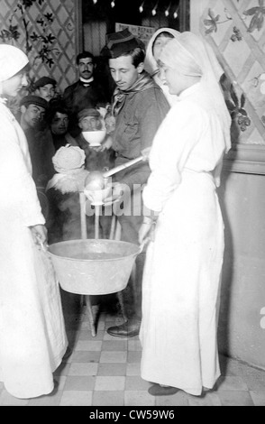 Paris, Belgian refugees at the Cirque de Paris Stock Photo