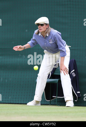 Wimbledon female line judge at Wimbledon Championships 2017, London ...