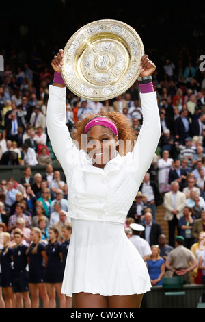 Serena Williams (USA) with trophy, Wimbledon 2012, England, Stock Photo