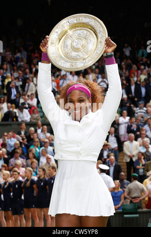 Serena Williams (USA) with trophy, Wimbledon 2012, England, Stock Photo