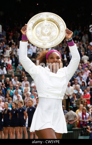 Serena Williams (USA) with trophy, Wimbledon 2012, England, Stock Photo