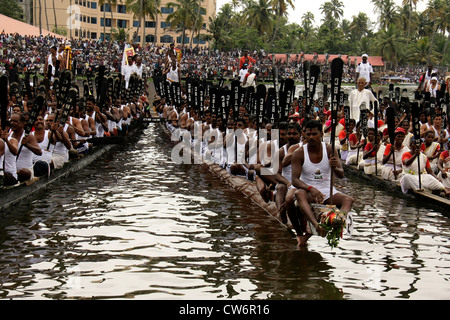 rowers doing mass drill during nehru trophy snake boat race or chundan vallam race in alappuzha formerly known  alleppey,kerala,snake boat race,kerala Stock Photo