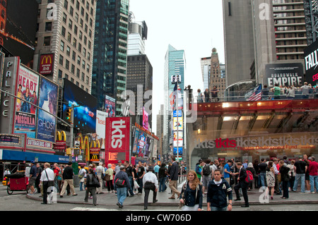 TKTS New York City Times Square and Broadway. People Buying Discount ...
