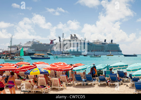 Tourists gather at Great Bay Beach in St. Maarten, Caribbean Stock Photo