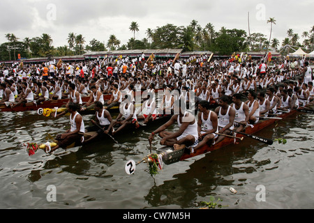 rowers doing mass drill from nehru trophy snake boat race or chundanvallam in alappuzha  formerly known as alleppey,kerala,india Stock Photo