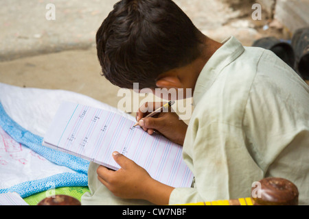 Essay on pakistani women's in urdu image