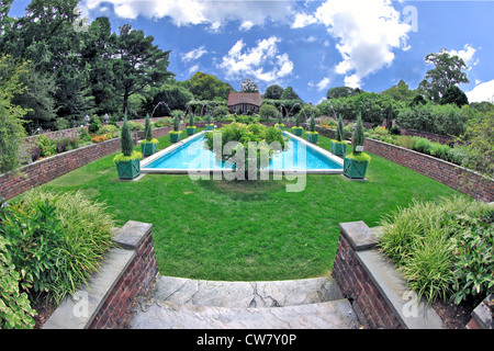 The Italian pool and garden at Coe Hall estate of William Coe Planting Fields Arboretum Oyster Bay Long Island NY Stock Photo