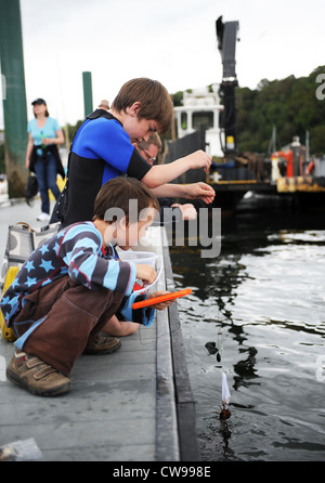 Crabbing at Fowey harbour in Cornwall, England, Uk Stock Photo