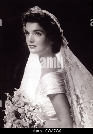 Jacqueline Bouvier Kennedy's wedding picture, 1953.. Courtesy: CSU Archives / Everett Collection Stock Photo
