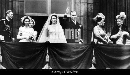 The Royal family gathers on a balcony of Buckingham Palace after Princess Elizabeth's Marriage to Prince Philip. L-R: King Stock Photo
