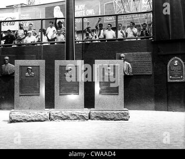 Lou Gehrig of New York Yankees in souvenir photo Stock Photo - Alamy