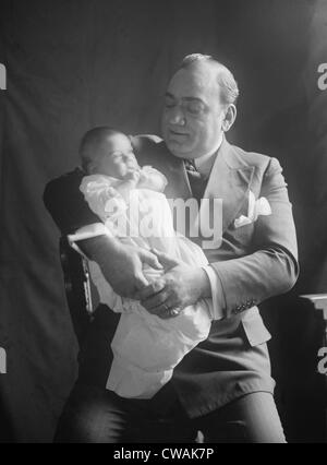 Enrico Caruso (1873-1921), holding his baby daughter, Gloria. 1919 ...