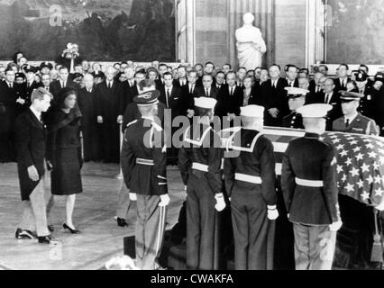 Jacqueline Kennedy and Attorney General Robert Kennedy visit the flower ...