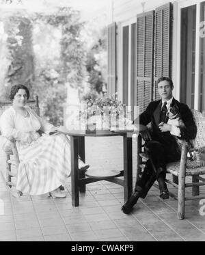 Geraldine Farrar (1882-1967), star of New York's Metropolitan Opera, with actor Lou Tellegen, her husband from 1918-1921. Stock Photo