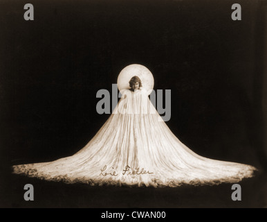 Loie Fuller, (1862-1928), American born dancer who spent most of her professional life after 1892 in France. 1901. Stock Photo