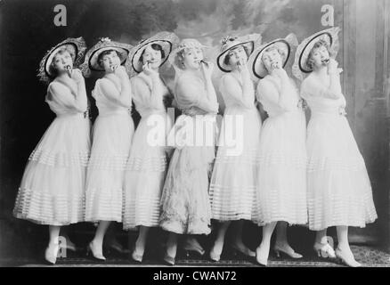 Seven Canary Cottage young women of the burlesque theater. 1916.