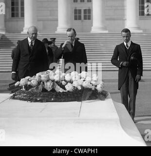 Secretary of War John Weeks, President Calvin Coolidge, and Assistant Navy Secretary Theodore Roosevelt Jr. at memorial Stock Photo