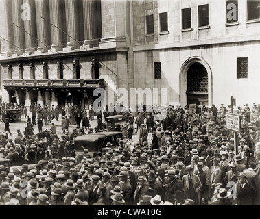 Crowd gathers outside the New York Stock Exchange during the Crash of October 1929. Stock Photo