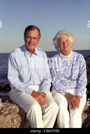 President George Bush and wife Barbara at Walker's Point, Kennebunkport, Maine. August 31, 1990.    31 Aug 90 Stock Photo