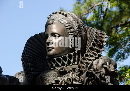 Queen Elizabeth I statue portrait at Elizabethan Gardens on Roanoke Island, North Carolina Stock Photo