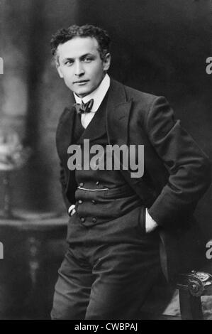 Harry Houdini (1874-1926), American magician famous for his escape acts. 1913 portrait by Gray Campbell. Stock Photo