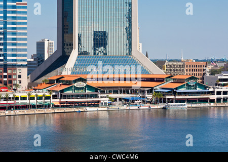 Jacksonville Landing at the base of the Wells Fargo Center skyscraper along St. Johns River in downtown Jacksonville, FL Stock Photo