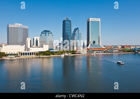 Northbank Riverwalk city park along St. Johns River in downtown Jacksonville, FL Stock Photo