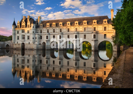 Evening sunlight on Chateau de Chenonceau and River Cher, Indre-et-Loire, Centre France Stock Photo