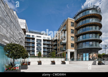 Kew Bridge Road luxury apartments, London. Stock Photo