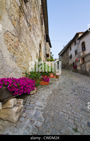 back street in the 12th century mountain village of Accumoli in Italy Stock Photo