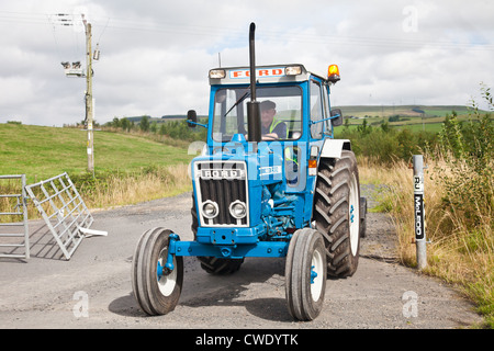FORD 4600 トラクター Ford 4600 Tractor Specs Parts Serial Number | Broken Tractor