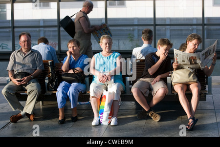 Berlin, Passengers wait for their train Stock Photo